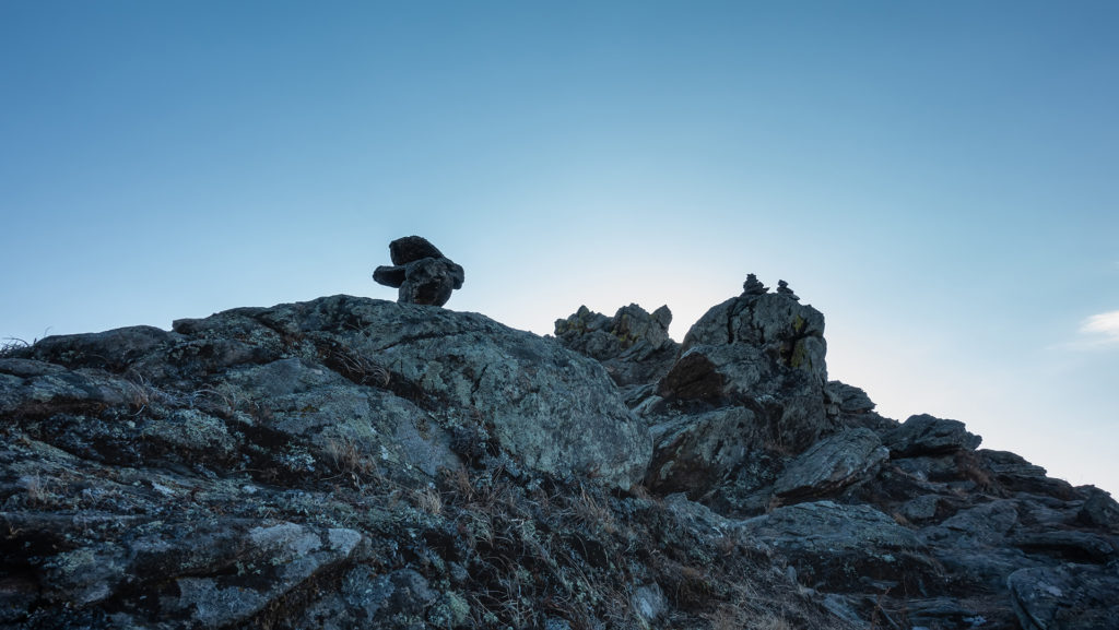 Monuments funéraires en granit bleu - GPG Granit