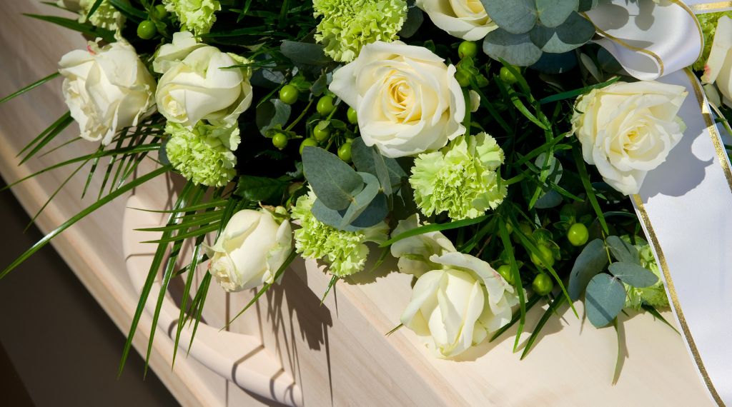 Guide pratique : Comprendre le prix d’un enterrement tout compris