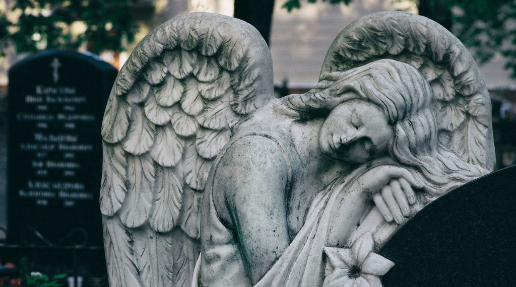 ange pleureur cimetière