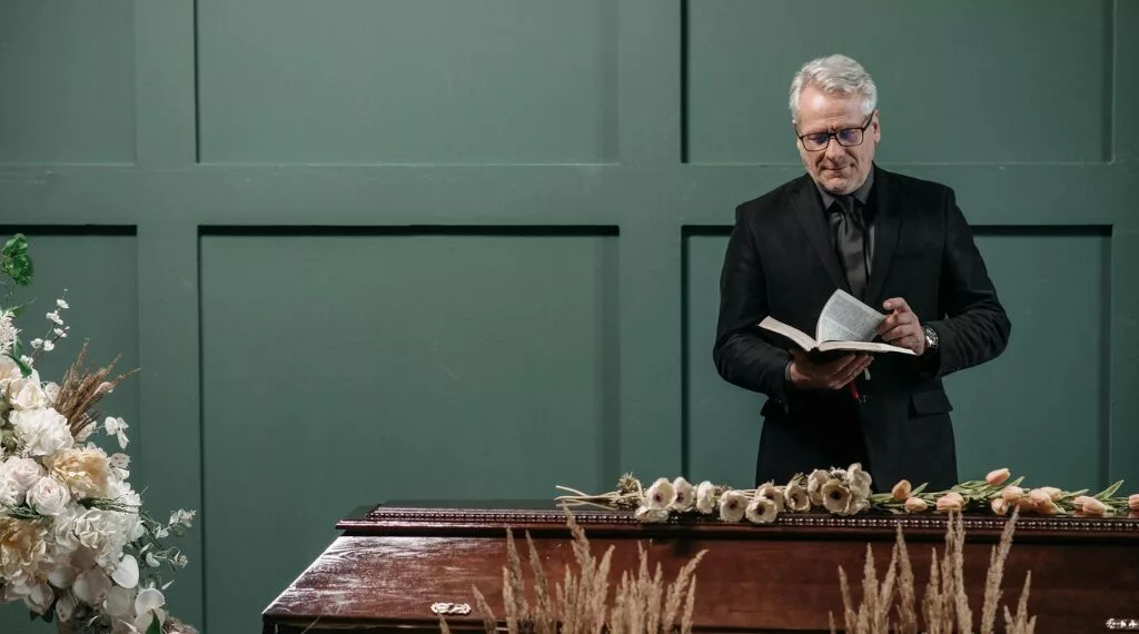 role d'un maitre de cérémonie funéraire