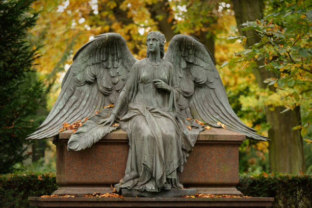 Les statues funéraires en granit : imager dignement un monument funéraire