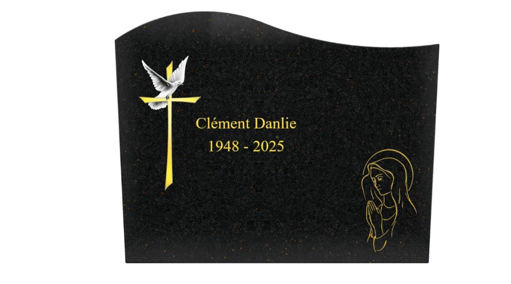 gravure et motif croix sur une stèle en granit