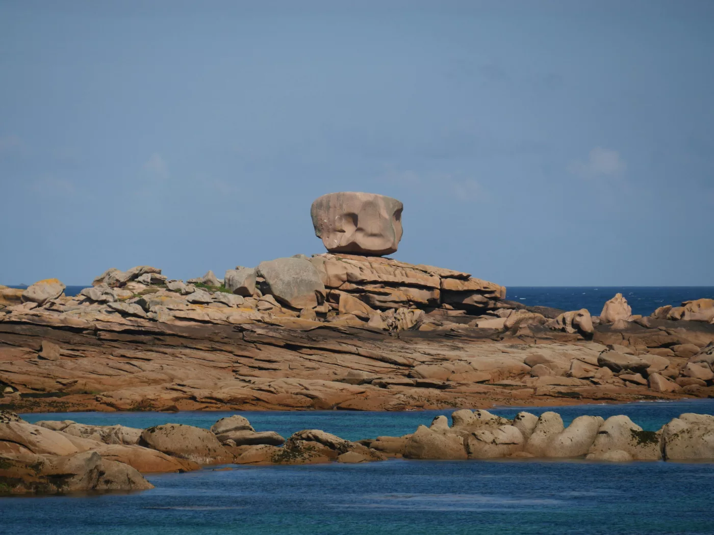 Paysage granitique en Bretagne sur la Côte de Granite Rose